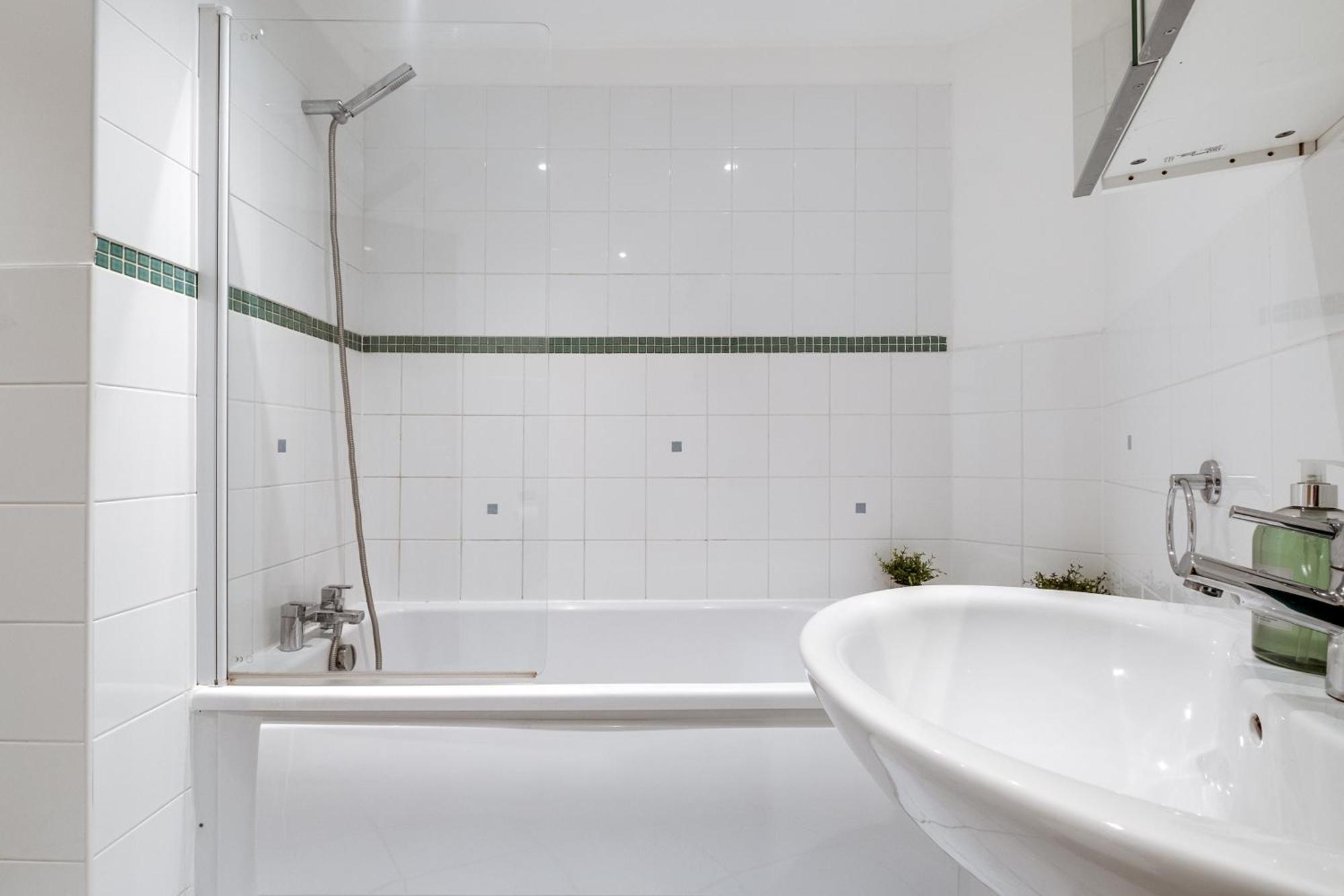 Pluxa Globe - Spacious Apartment In Jq With Parking برمنغهام المظهر الخارجي الصورة